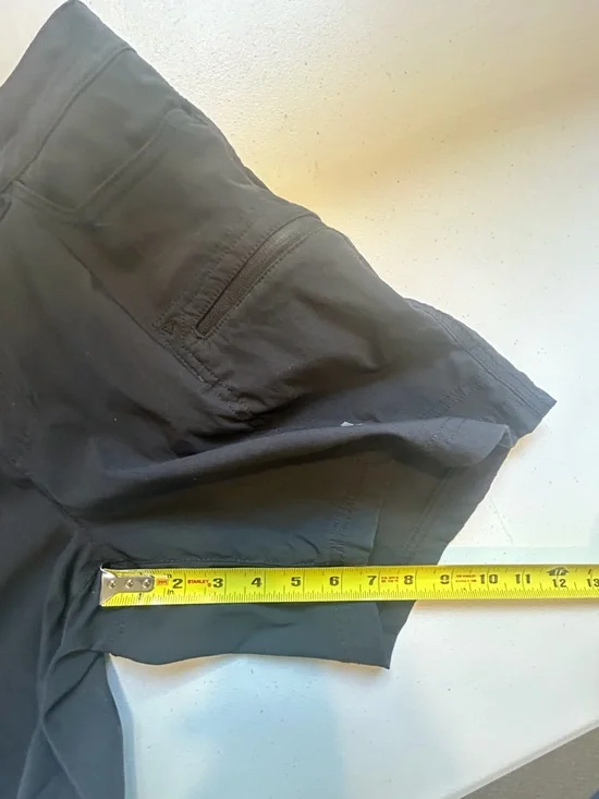 Eddie Bauer First Ascent Guide Pro Shorts Womens size 12 Black Nylon Stretch - Picture 11 of 12